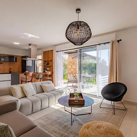 Holiday home Le Clos D'alice-2 By Interhome
